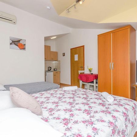 Apartments Rajka Vodice Exterior foto