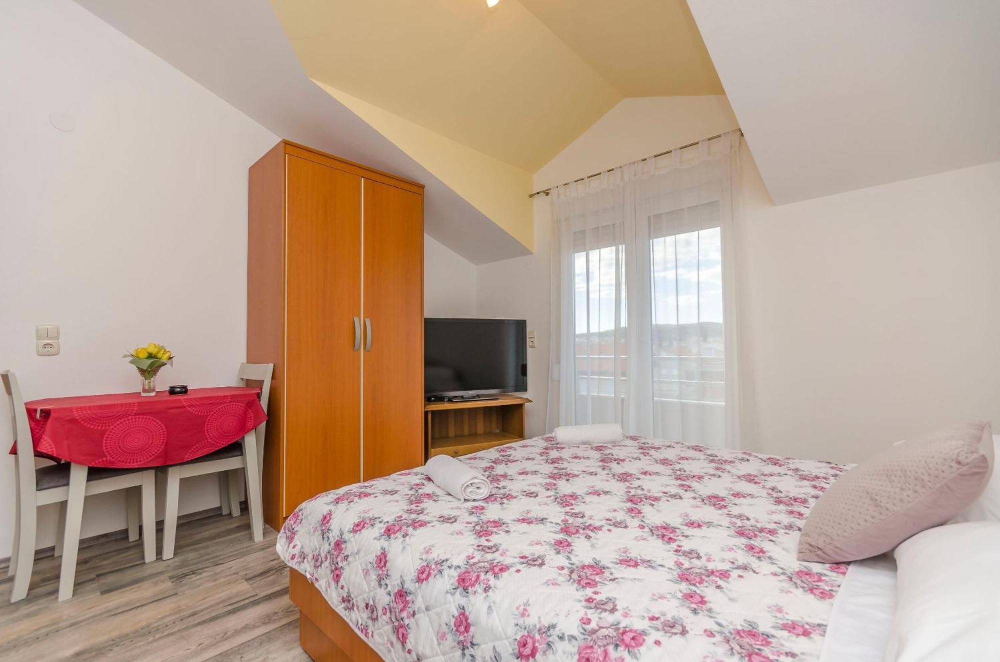 Apartments Rajka Vodice Exterior foto