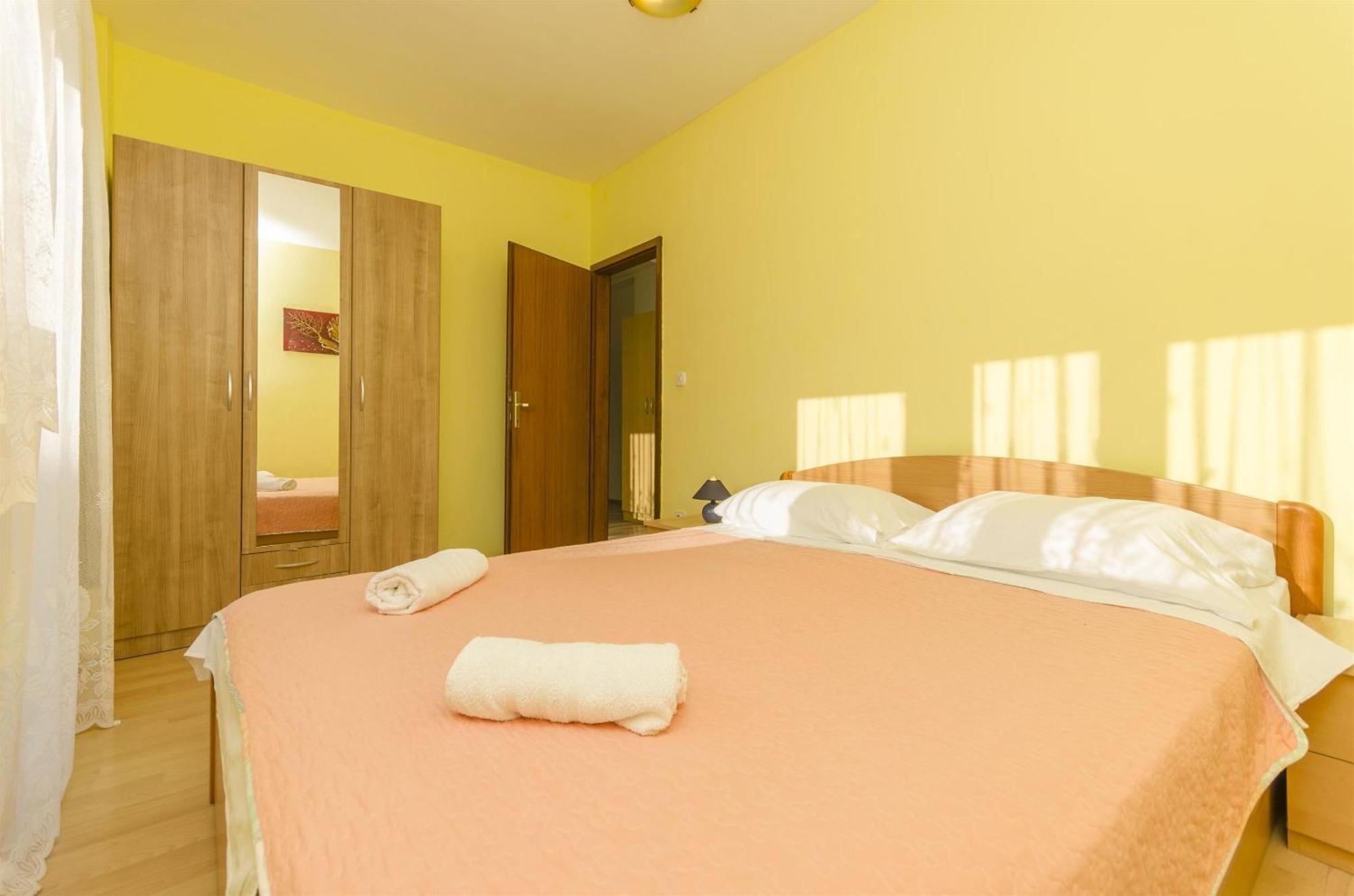 Apartments Rajka Vodice Exterior foto